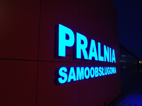 Pralnie Samoobsługowe RENZACCI LAUNDROMAT Pralnie Samoobsługowe RENZACCI LAUNDROMAT